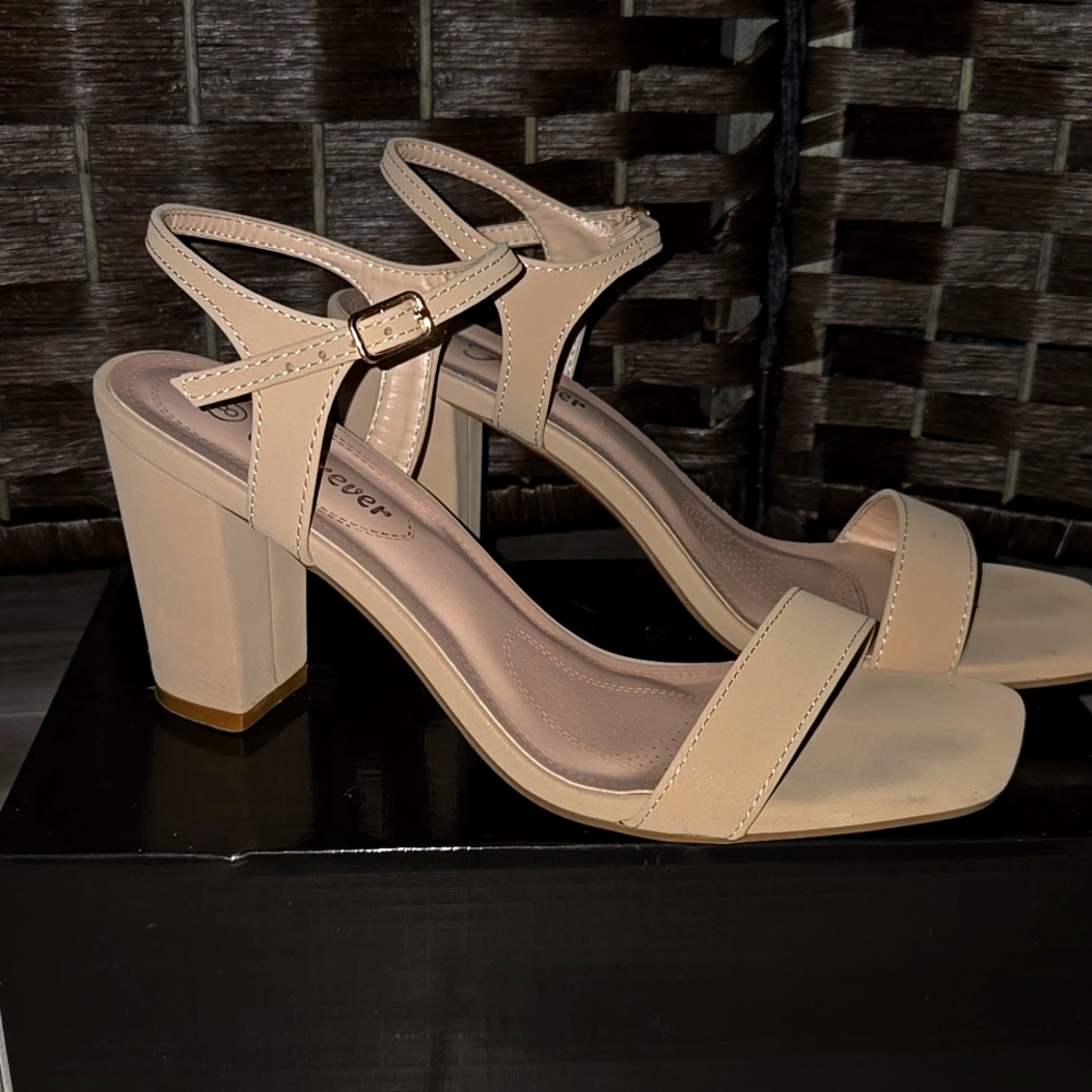 Cream Heels with Block Heel and Ankle Strap